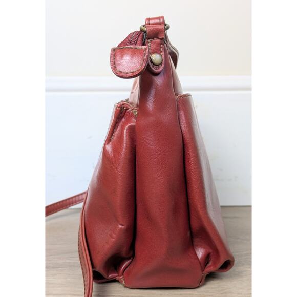 Relic Faux Leather Crossbody Bag Red Small Zip Top Adjustable Strap Minimalist - Picture 4 of 13